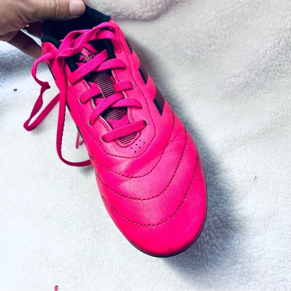 Adidas Women’s Cleats / Sneakers – Pink – Size 5 Big Kid – Excellent Condition - Picture 7 of 10